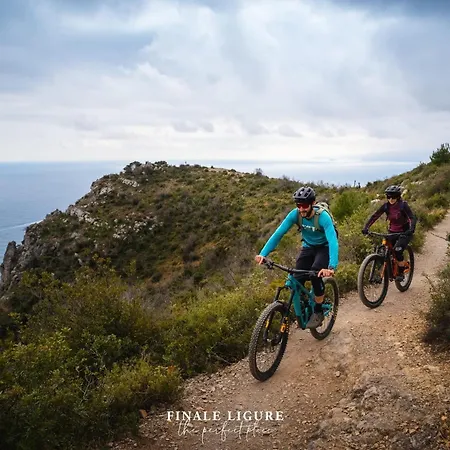 Hostdomus - Happy Apartment Finale Ligure